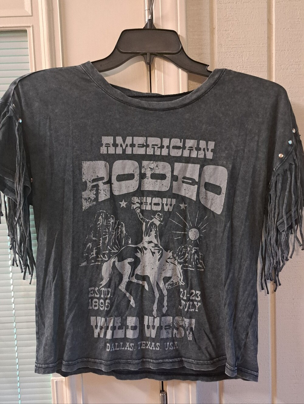Social Scene Rodeo Texas USA Acid Washed Worn Look Short Sleeve Shirt Cowgirl M